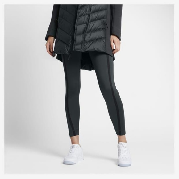 Women's Nike Sportswear Bond Leggings - Picture 4 of 8